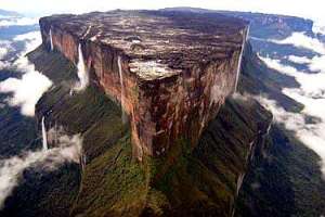 vista aérea do Monte Roraima (foto da Internet)