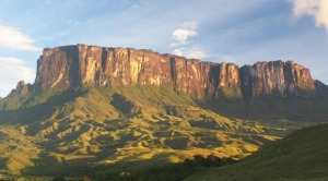 Monte Roraima (reprodução de foto da Internet)
